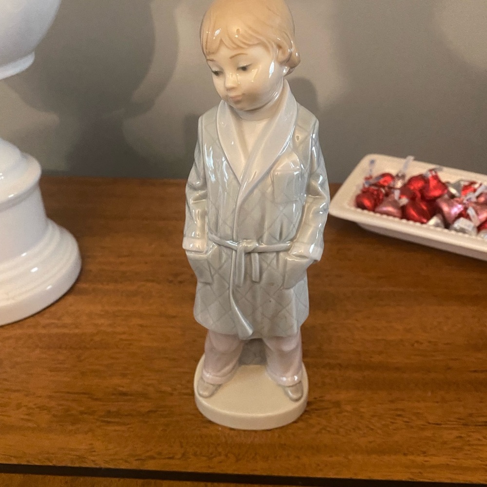 Lladro Retired Figurine #4900  "Boy
With Robe"